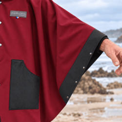 Cape XL avec capuche Bordeaux anthracite Augustine Métro Passe-bras